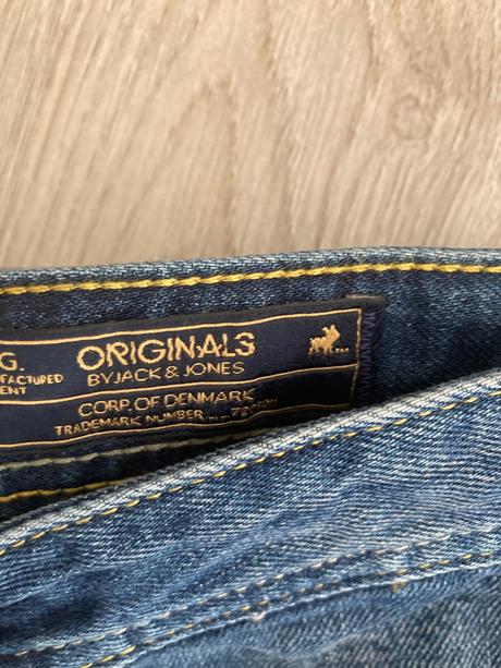 Kvalitné pánske rifle, 32