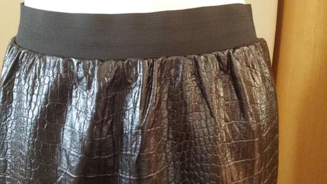 Čierna úzka sukňa, m