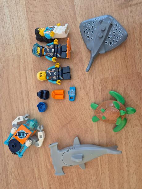 Predám lego 60377 prieskumná ponorka potápačov,