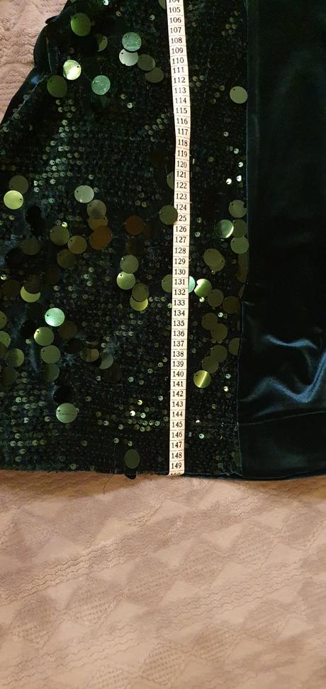 Spolocenske saty, 40