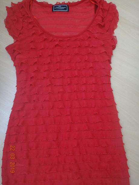 Červený top, s