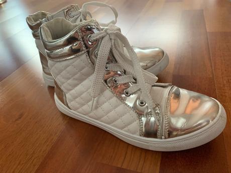 Členkove botasky, 36