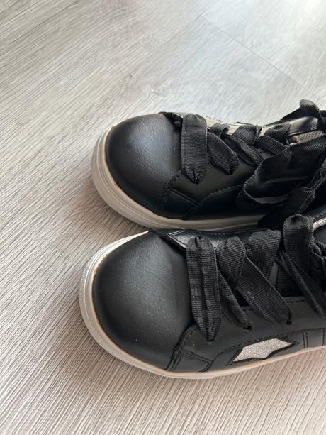 Nove topánky, graceland,33