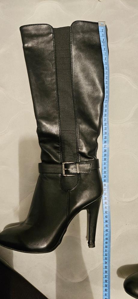 Cierne kozene cizmy v. 40, 40