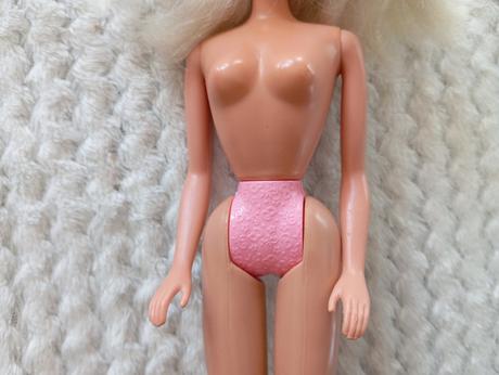 Ruffle fun riviera barbie 1994,