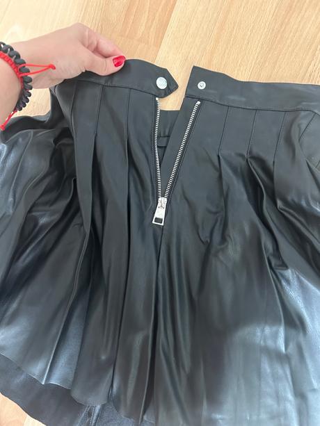 Plisová kožená sukňa, l