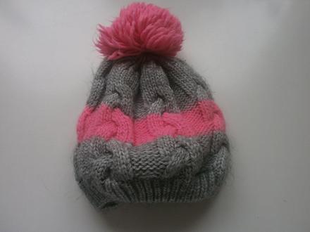 Šedoružová čiapka, 152