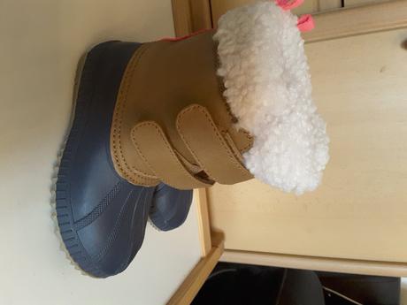 Snehule nove, gap,26