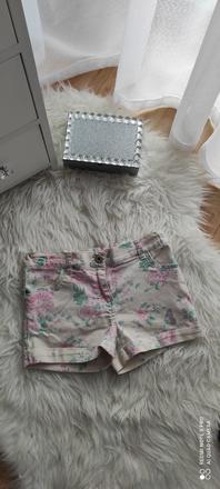 Kraťasy s kvetmi, f&f,134