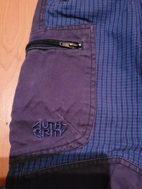 Turistické nohavice, authority,146