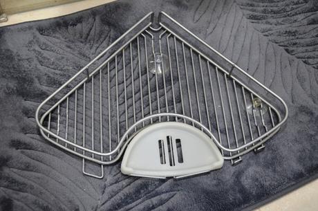 Rohová polica do kúpeľne,