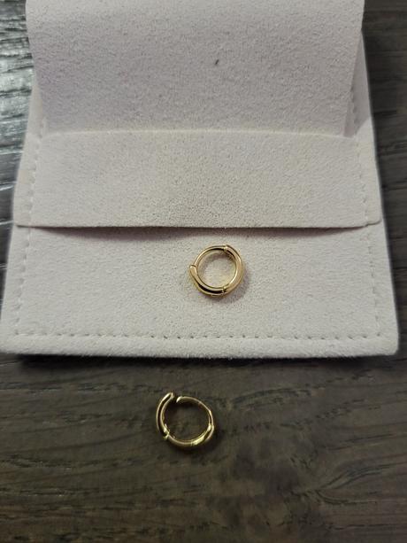 Malé pozlátené strieborné náušnice, 