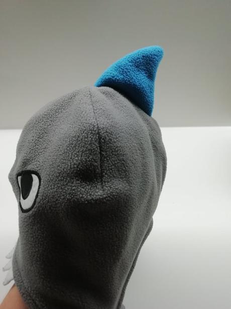 Hrejivá čiapka žralok top stav, tesco,104