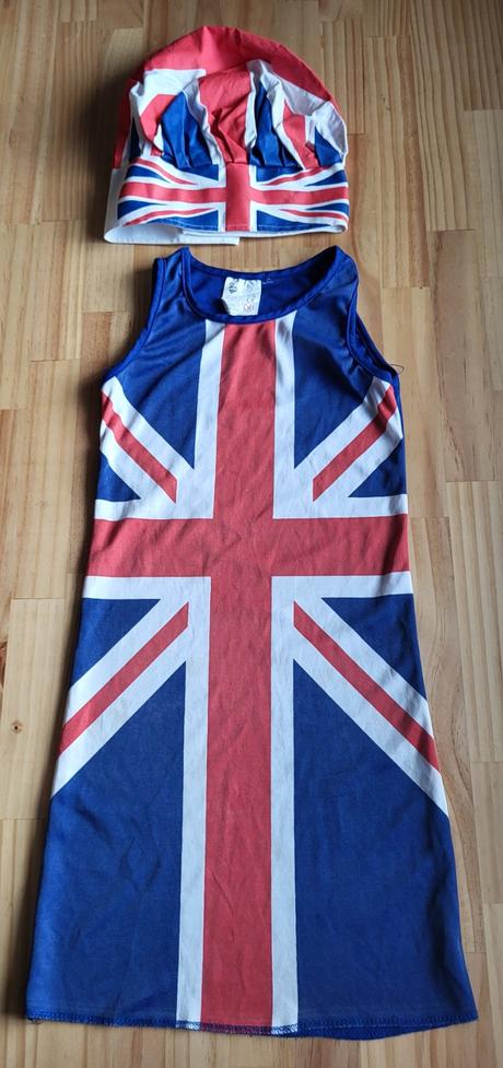 Karnevalové šaty s čiapkou na 7-8 rokov, 