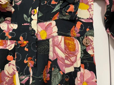 Príležitostný kvetinový overal, 110