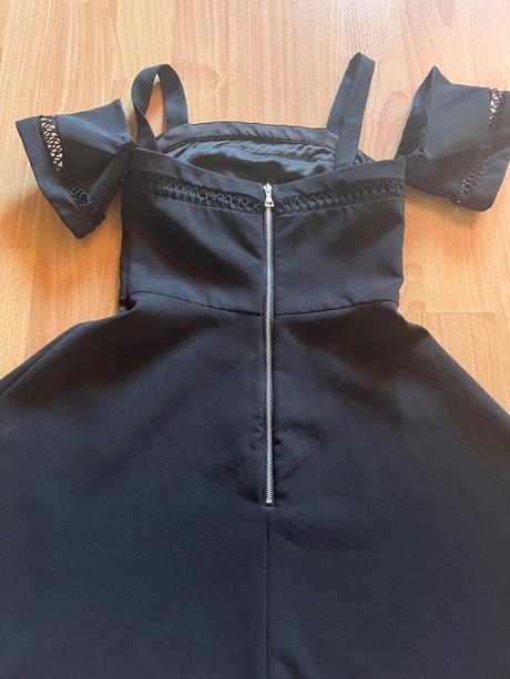 Príležitostné dievčenské šaty, 140