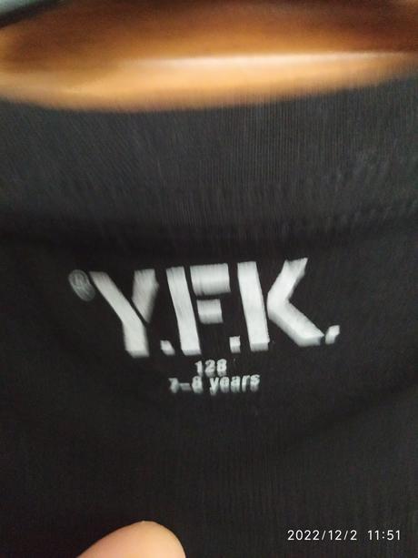 Tričko čierne s krátkym rukávom na 7-8 rokov, 128