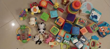 Mix hraciek vtech, fisher price, lamaze atd, 
