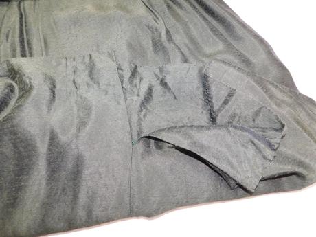 Brigitte pekne vintage šaty, 42