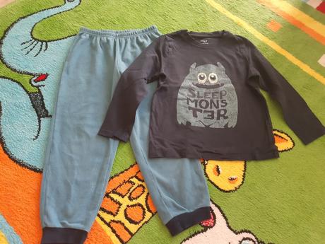 Pyžamo, lupilu,110