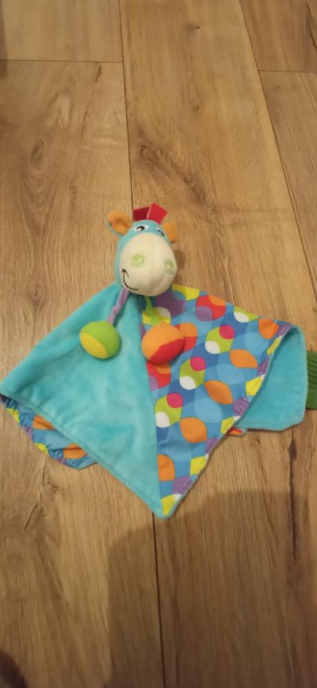 Prvé hračky pre bábätká slon a somár,