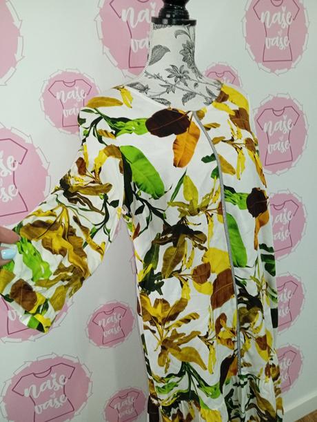 Vzorované šaty, 40