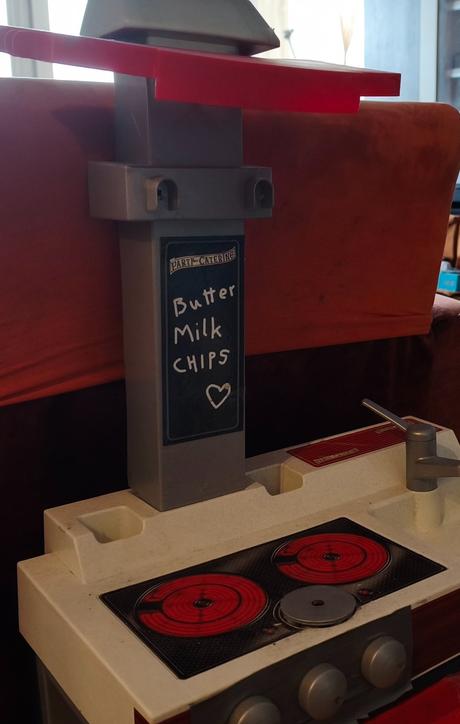 Predám detskú kuchynku aj s chladničkou a mikrovln, 