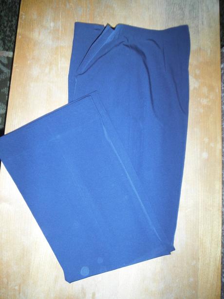 Nohavicovy - kostím, 40