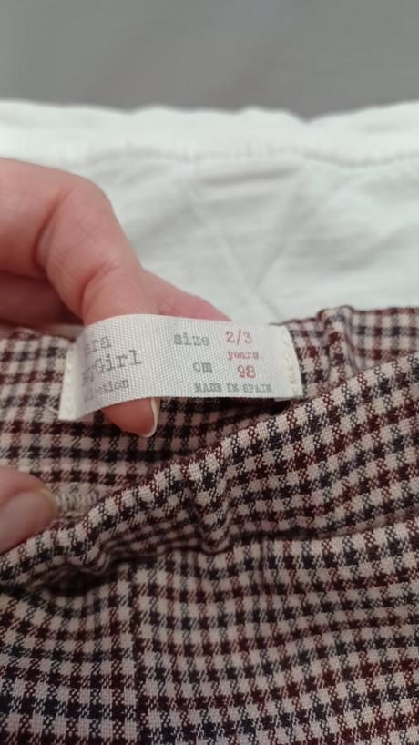 Nohavice s volanikom, zara,98