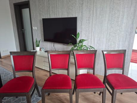 Jedálenský stôl + stoličky, 