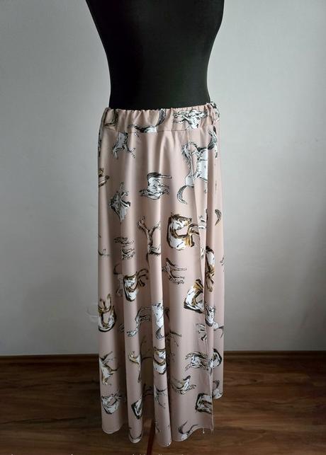 Sukňa so vzorom koní, m