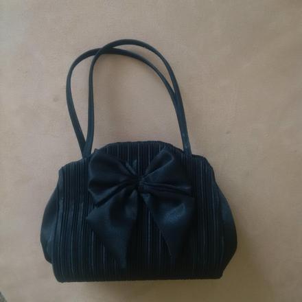 Spolocenska kabelka, 