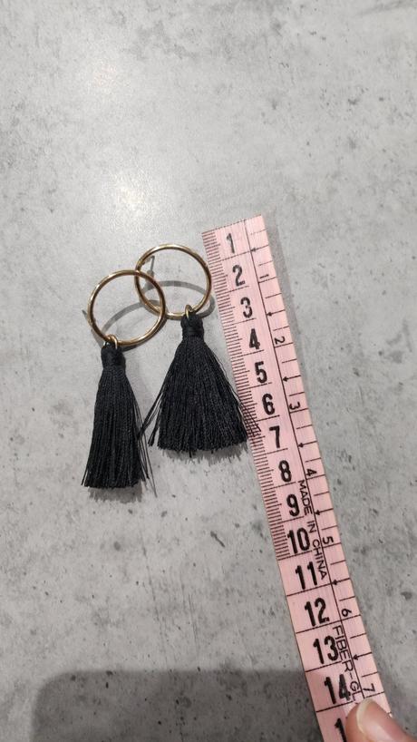 Čierne strapcové náušnice, 