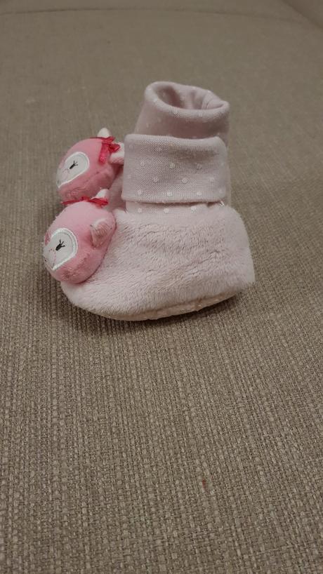 Capačky s mačičkou, <17