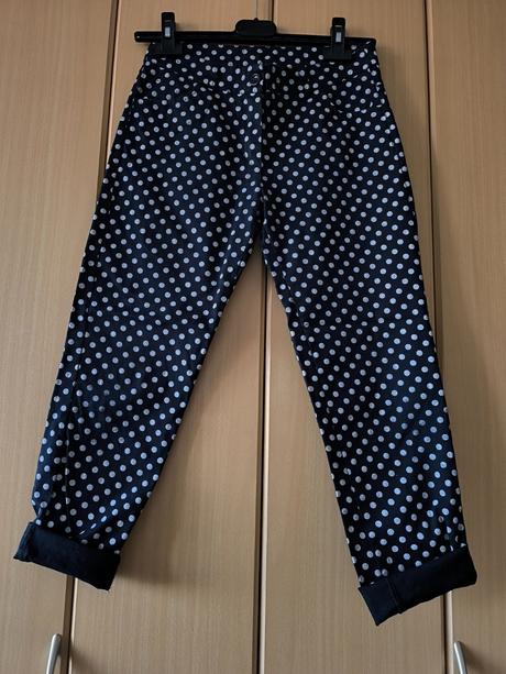 Tmavomodré nohavice, s