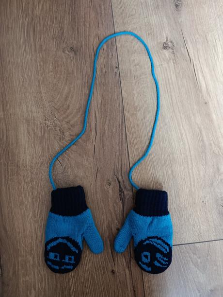 Pletene rukavice na snurke, 80