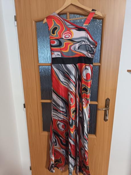 Príležitostne šaty, s