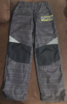 Nepremokave nohavice, 122