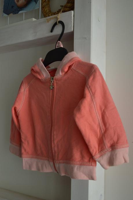 Mikina s kapucou, 74