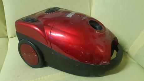 Predám vysavač zanussi typ sl223b., 