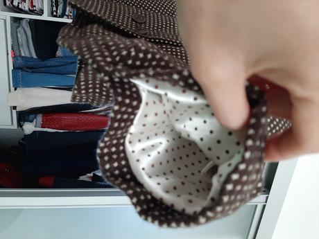 Úžasná kabátiková pelerínka, má otvory na ruky 2-6, prémaman,110