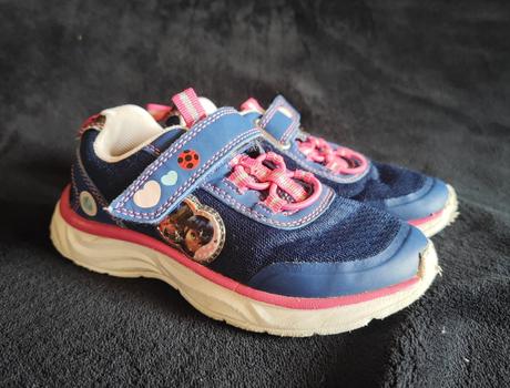 Dievčenské tenisky, 27