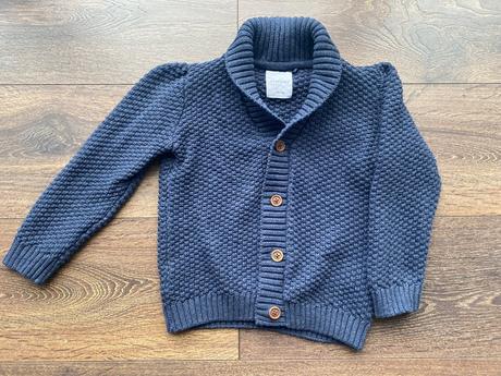 Sveter reserved, reserved,104