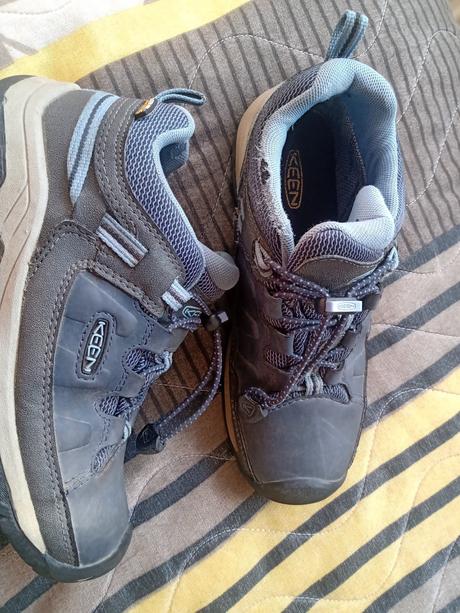 Trekove topanky, keen,35