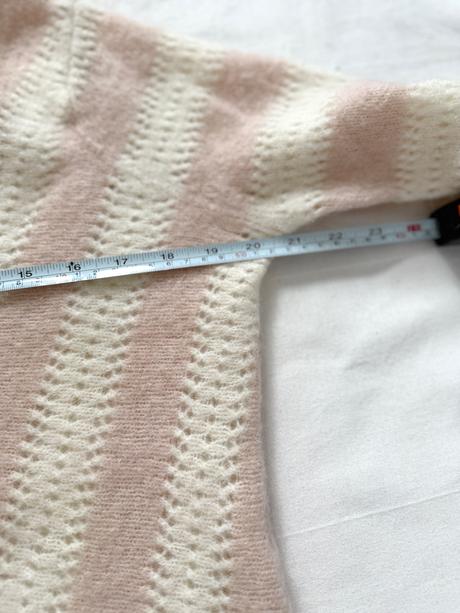 Vlnený sveter ariel francúzskej značky sezane, s