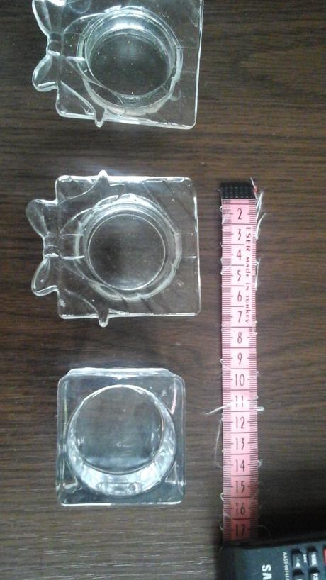 Hranaty skleneny nizky svietnik 1ks, 