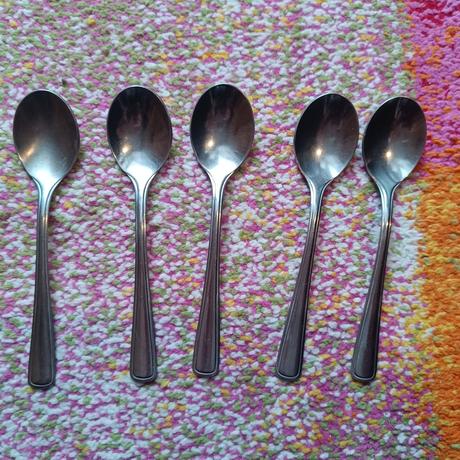 Antikorové príbory/lyžičky/nože/sekáčik, 