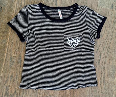 Krasne prijemne tricko vo velmi dobrom stave v.xs, terranova,xs