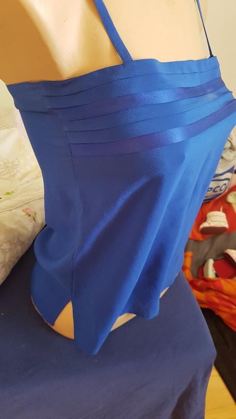 Top, xs