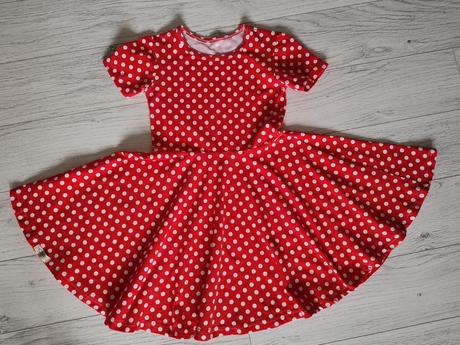 Predám šaty 9-11r, 152